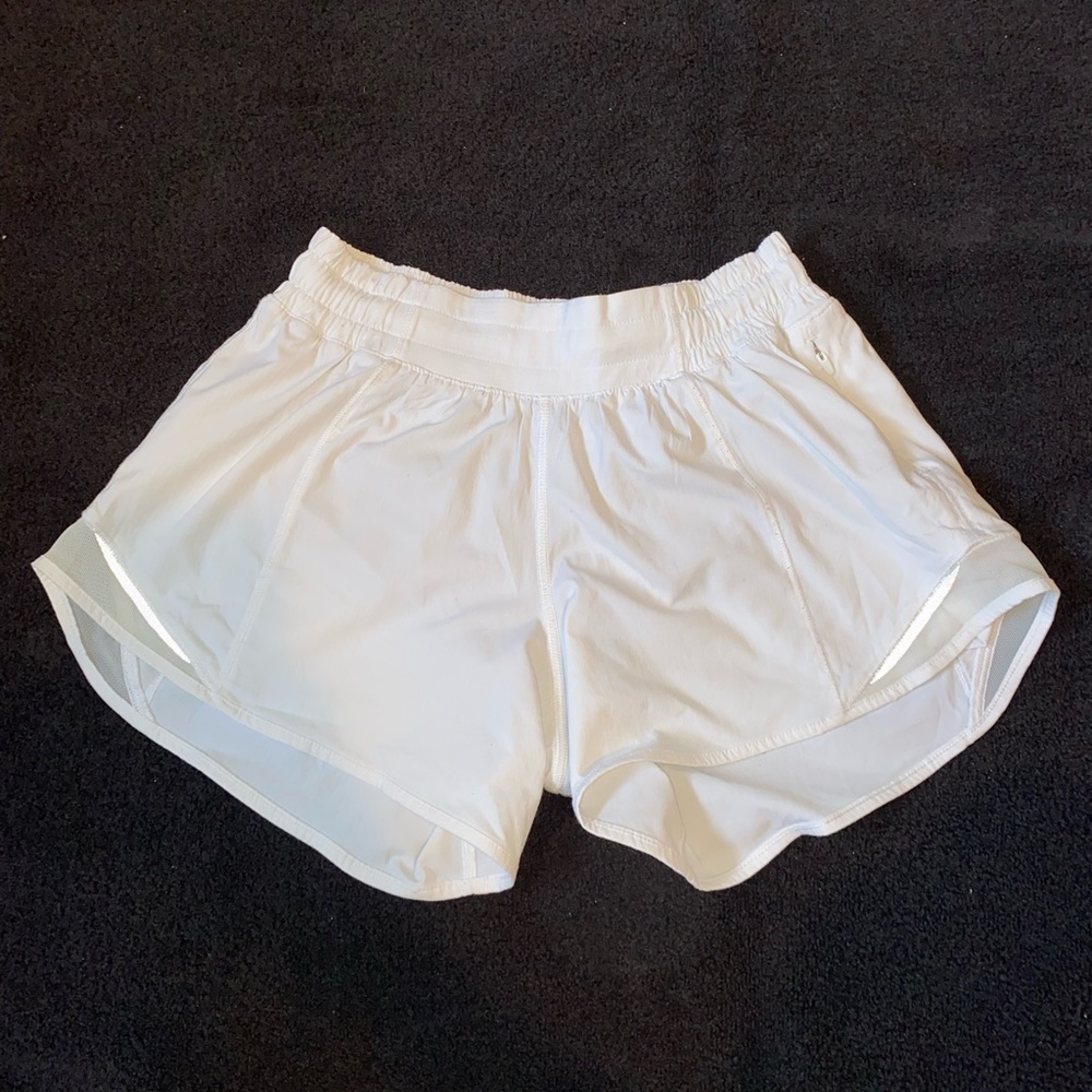 Lululemon Hotty Hot Shorts 2.5 inch